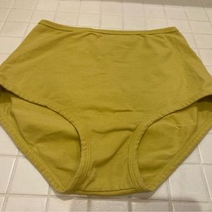 ARQ high rise bottoms- chartreuse